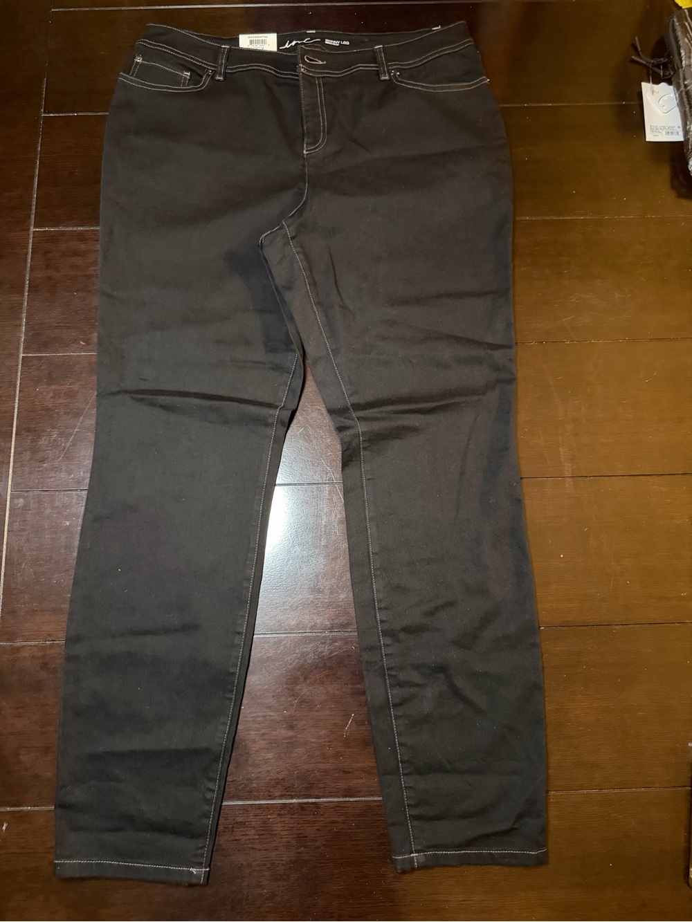 INC International Concepts Women's Skinny Jeans - Black